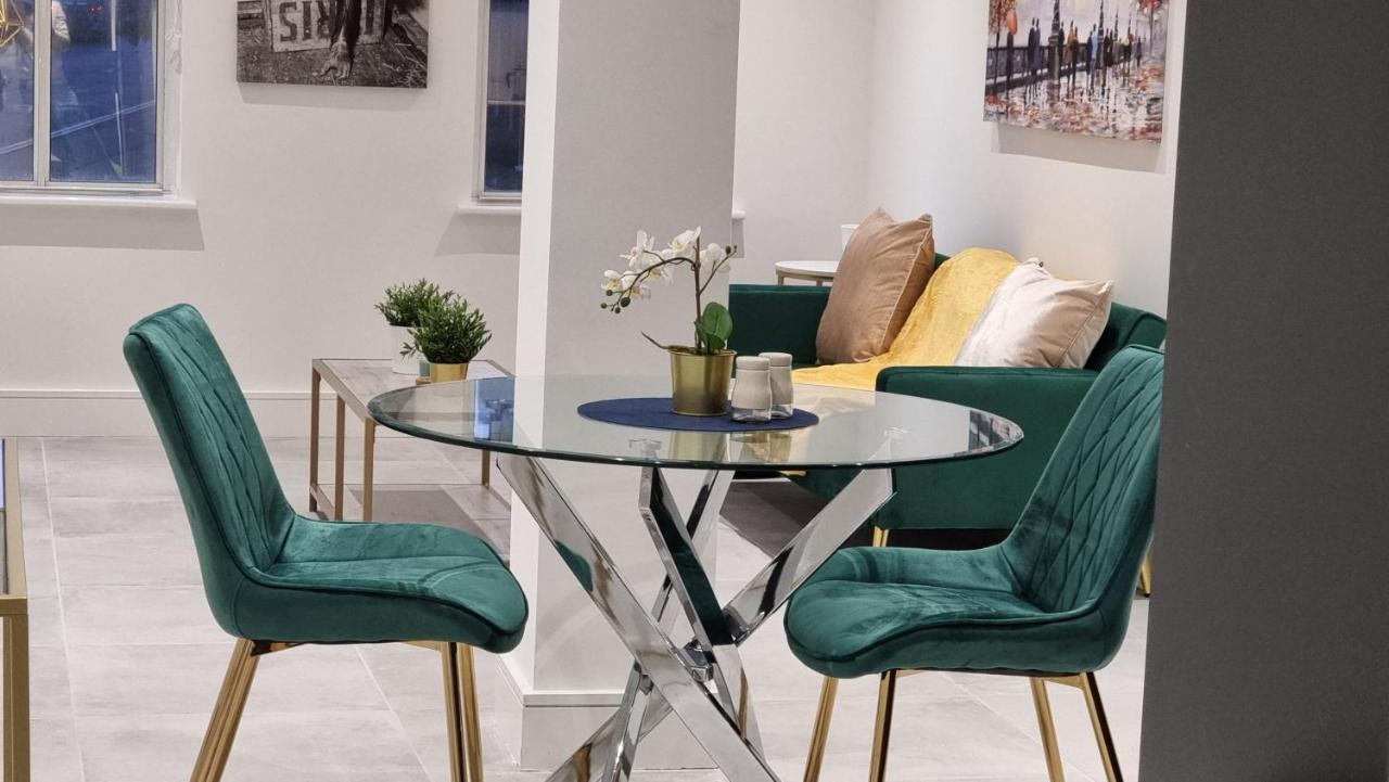 George House Newbury Luxury Apartments Экстерьер фото