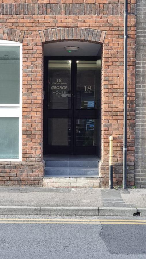 George House Newbury Luxury Apartments Экстерьер фото
